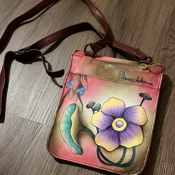 NEW with tags Anuschka purse with floral design - Picture 2 of 6